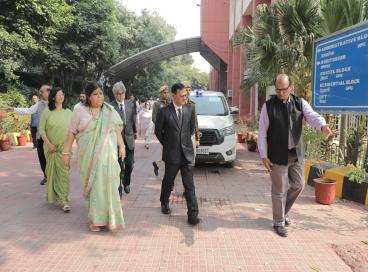 Chief Secretary, Delhi interaction with IAS OTs, DANICS and PONDICS (Probationers) on 27.11.24