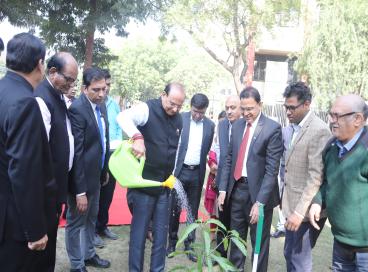 Unveiling of Bust of Sardar Vallabhbhai Patel by Shri Vinai Kumar Saxena, Hon'ble Lieutenant Governor of Delhi.